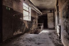 hallway_by_easternexploration_dbf7ex31