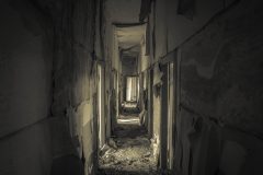 narrow_hallway_by_easternexploration_dc1qgt81