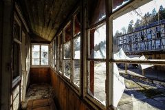 windows_by_easternexploration_dddrk4g